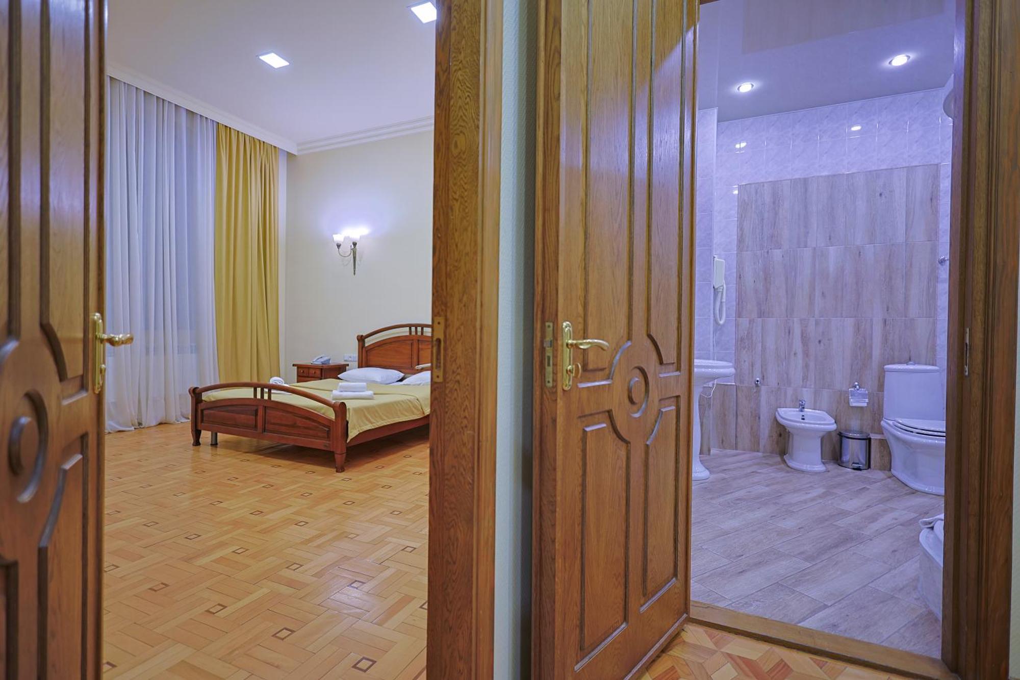 Araks Hotel Complex Gyumri Exterior photo